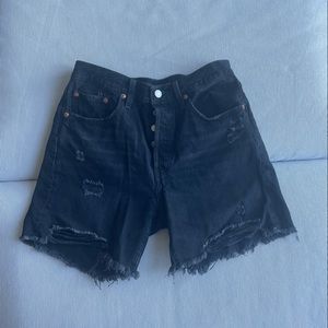 Levi 501 mid-thought shorts